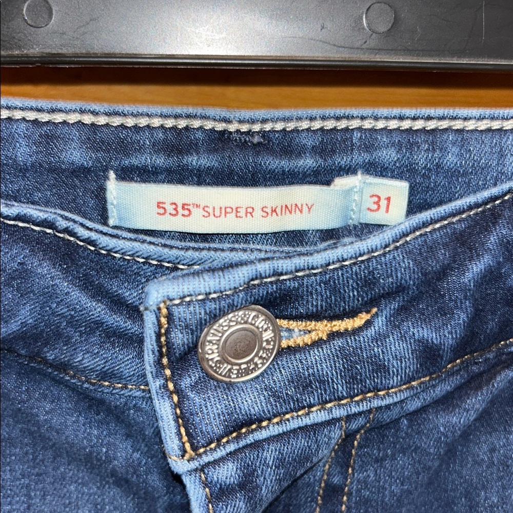 Levi’s GUC 535 Mid-Rise Super Skinny Jeans Size 31 in Medium Indigo Wash - Picture 11 of 14